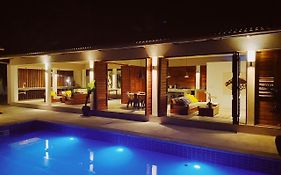 Casa Mundau Tropical Beach Villa